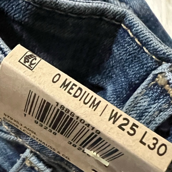 NWT Levi's Women's 711 Super Skinny Jeans - Size 0 - Picture 5 of 11